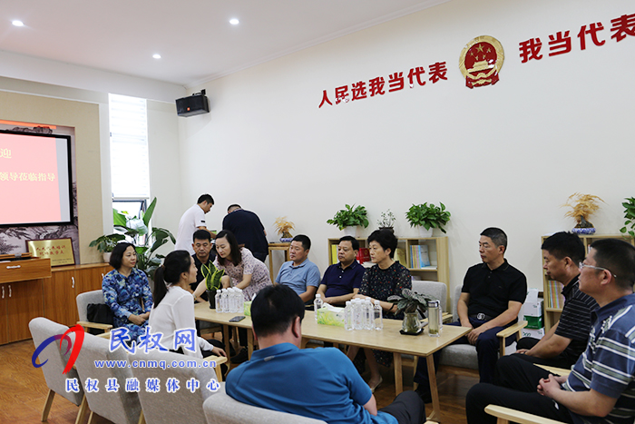 縣人大常委會主任周燕帶隊赴成都市雙流區(qū)、郫都區(qū)人大考察學(xué)習(xí)