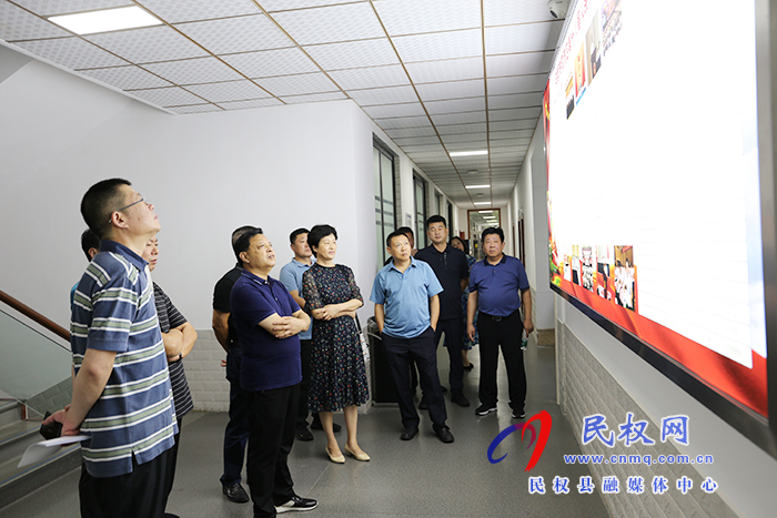 縣人大常委會主任周燕帶隊赴成都市雙流區(qū)、郫都區(qū)人大考察學(xué)習(xí)