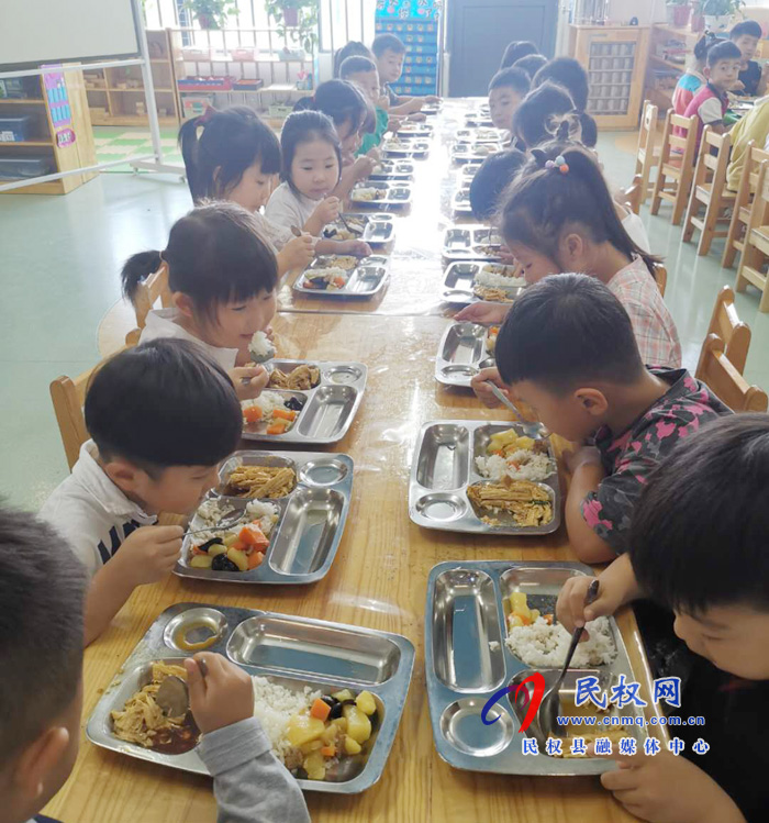 民權(quán)縣幼兒園開展“杜絕舌尖上的浪費”主題教育活動