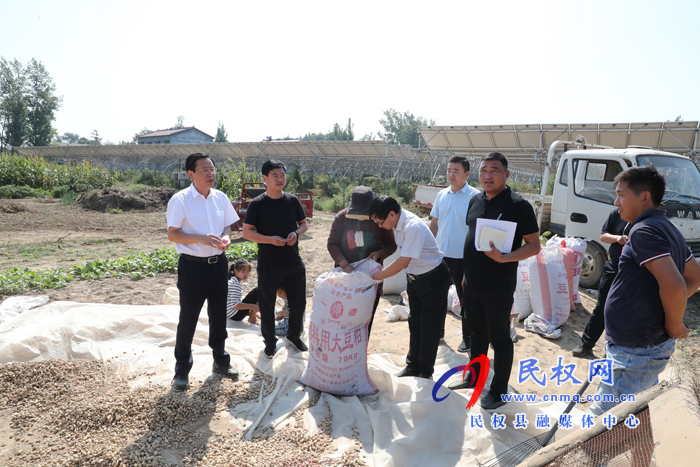 市人大常委會副主任、縣委書記姬脈常到白云寺鎮(zhèn)調(diào)研脫貧攻堅工作
