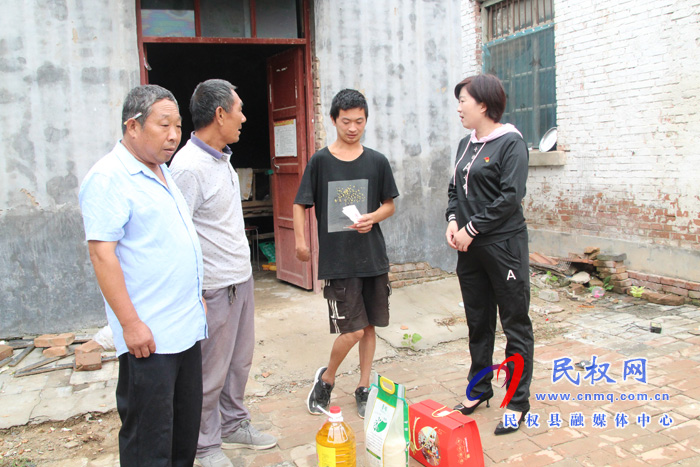 褚廟鄉(xiāng)節(jié)前慰問(wèn)特困戶(hù)濃濃關(guān)懷暖人心 褚廟鄉(xiāng)節(jié)前慰問(wèn)特困戶(hù)濃濃關(guān)懷暖人心