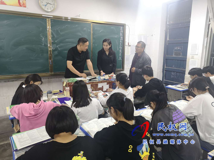 副縣長朱琳到民權高中調研教學情況 副縣長朱琳到民權高中調研教學情況