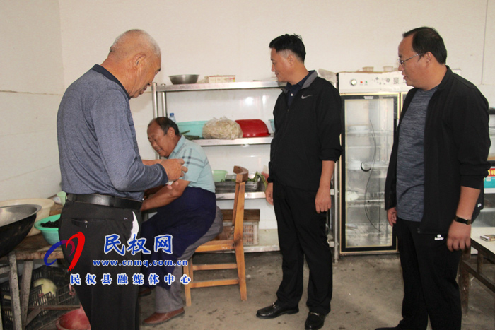褚廟鄉(xiāng):走訪慰問(wèn)敬老院老人 褚廟鄉(xiāng):走訪慰問(wèn)敬老院老人