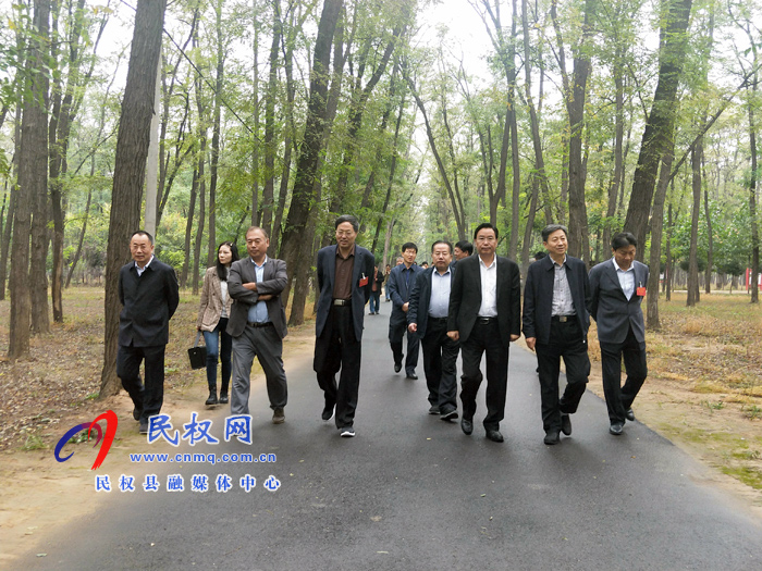 黃河明清故道沿線城市政協(xié)聯(lián)席協(xié)作會議與會人員蒞民參觀考察 黃河明清故道沿線城市政協(xié)聯(lián)席協(xié)作會議與會人員蒞民參觀考察