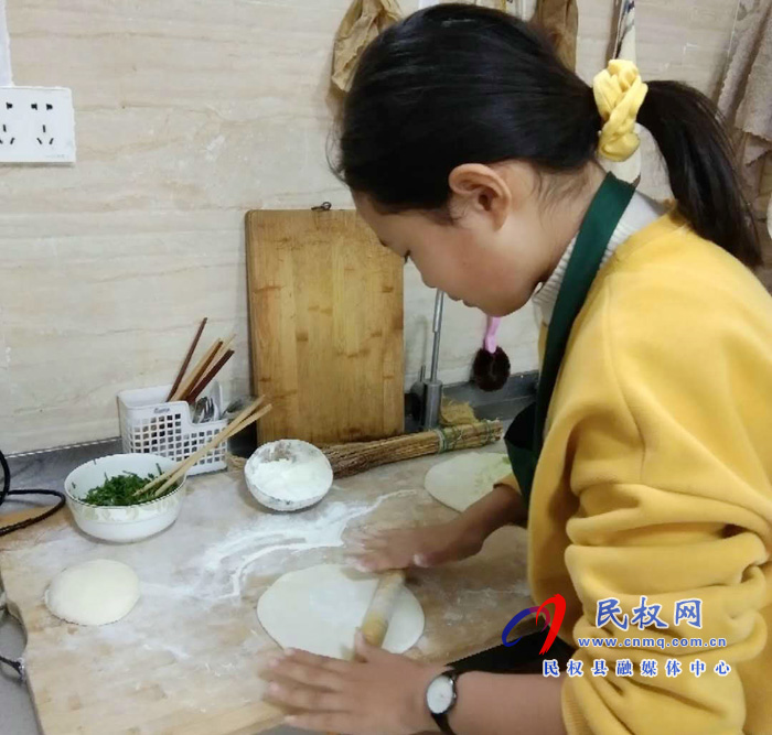民權(quán)縣實(shí)驗(yàn)小學(xué)開展“我是勞動(dòng)小能手”勞動(dòng)體驗(yàn)活動(dòng) 民權(quán)縣實(shí)驗(yàn)小學(xué)開展“我是勞動(dòng)小能手”勞動(dòng)體驗(yàn)活動(dòng)