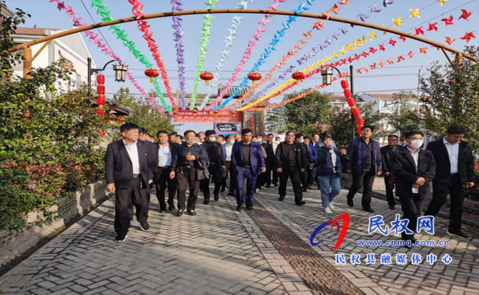 商丘市村（社區(qū)）黨組織書記培訓班赴蘭考縣開展現(xiàn)場教學