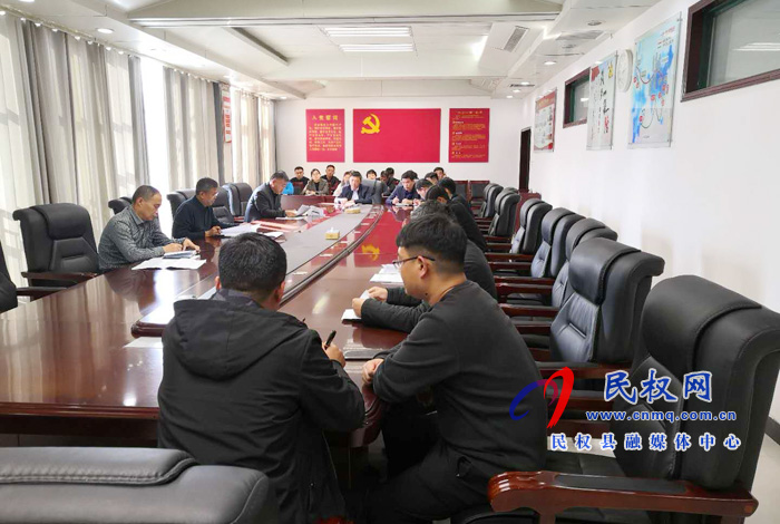 我縣各鄉(xiāng)鎮(zhèn)、（街道辦）縣直各單位傳達(dá)貫徹全縣脫貧攻堅(jiān)工作推進(jìn)會(huì)議精神