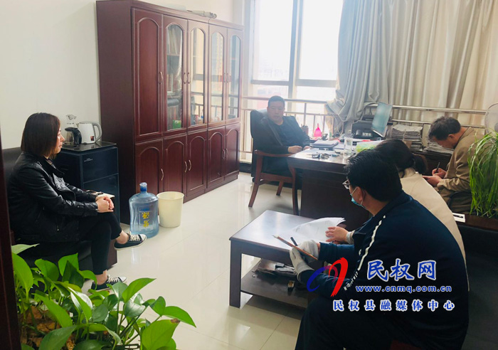 我縣各鄉(xiāng)鎮(zhèn)、（街道辦）縣直各單位傳達(dá)貫徹全縣脫貧攻堅(jiān)工作推進(jìn)會(huì)議精神