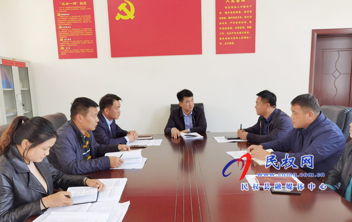 我縣各鄉(xiāng)鎮(zhèn)、（街道辦）縣直各單位傳達(dá)貫徹全縣脫貧攻堅(jiān)工作推進(jìn)會(huì)議精神