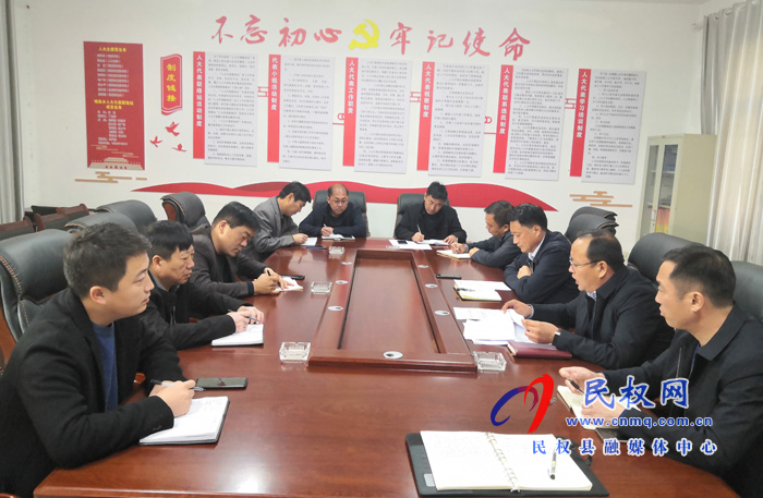 我縣各鄉(xiāng)鎮(zhèn)、（街道辦）縣直各單位傳達(dá)貫徹全縣脫貧攻堅(jiān)工作推進(jìn)會(huì)議精神