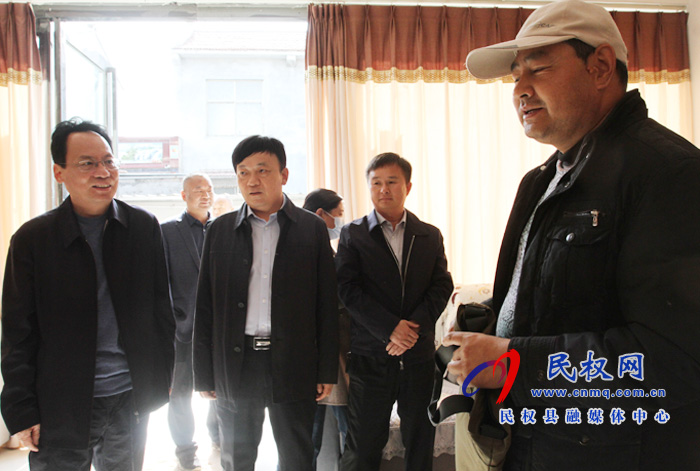 縣委常委、常務副縣長李啟峰到林七鄉(xiāng)查看第七次全國人口普查工作