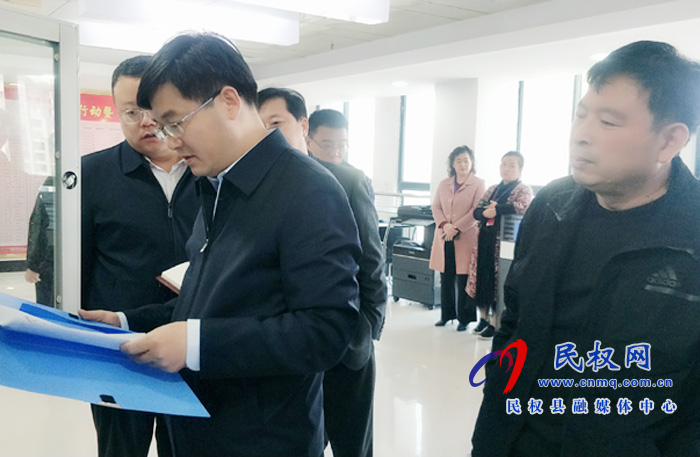 縣委副書記、縣長張團(tuán)結(jié)調(diào)研我縣民營經(jīng)濟(jì)“兩個健康”提升行動暨“一聯(lián)三幫”保企穩(wěn)業(yè)工作開展情況