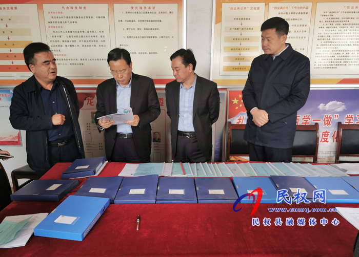 市人大常委會(huì)副主任、縣委書記姬脈常到我縣部分鄉(xiāng)鎮(zhèn)督導(dǎo)脫貧攻堅(jiān)工作