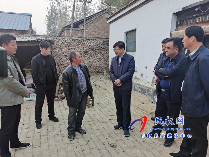 縣委副書記、縣長張團(tuán)結(jié)到我縣部分鄉(xiāng)鎮(zhèn)督導(dǎo)脫貧攻堅(jiān)工作