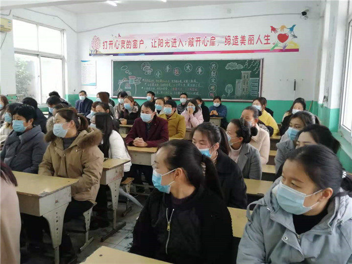 民權(quán)縣第三小學(xué)召開(kāi)本學(xué)年首次家長(zhǎng)會(huì) 民權(quán)縣第三小學(xué)召開(kāi)本學(xué)年首次家長(zhǎng)會(huì)