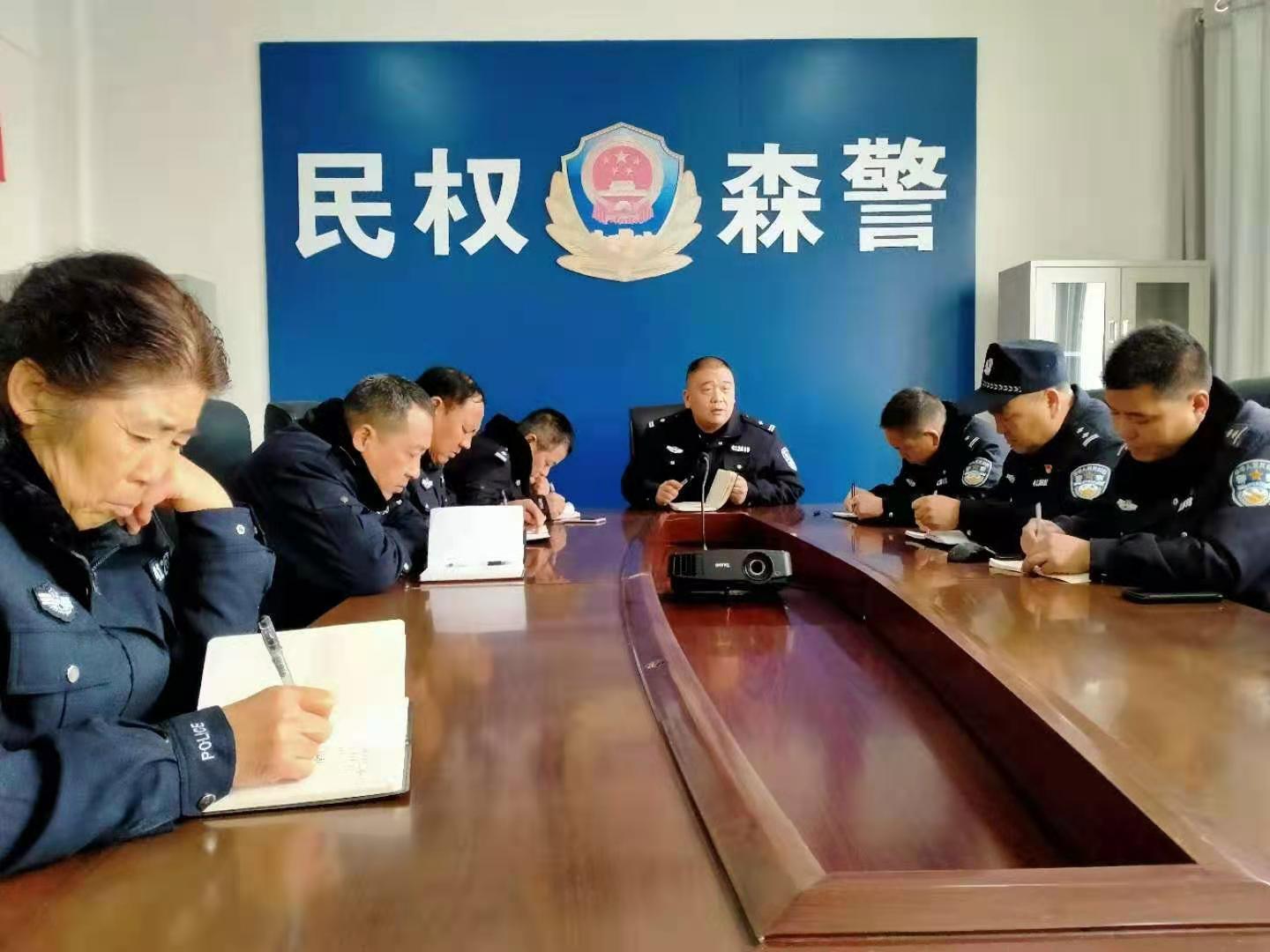 縣森林公安三舉措著力打造執(zhí)法隊(duì)伍新形象 縣森林公安三舉措著力打造執(zhí)法隊(duì)伍新形象