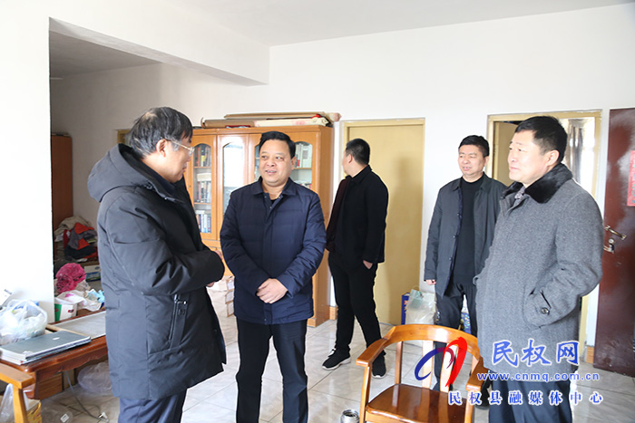 縣人大機(jī)關(guān)開展春節(jié)前走訪慰問(wèn)老干部活動(dòng)