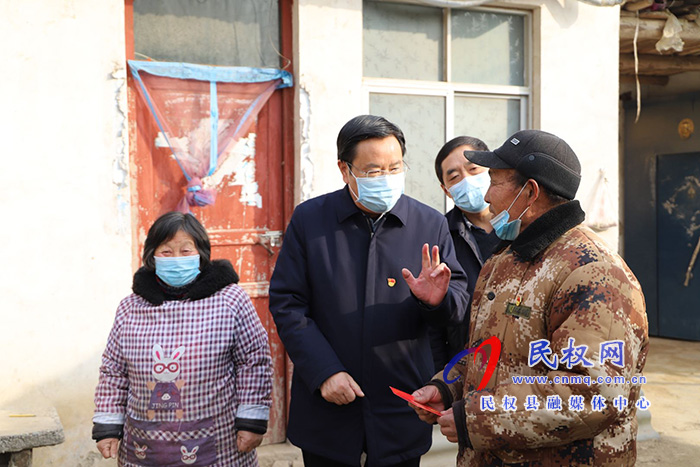 市人大常委會副主任、縣委書記姬脈常走訪慰問困難老黨員