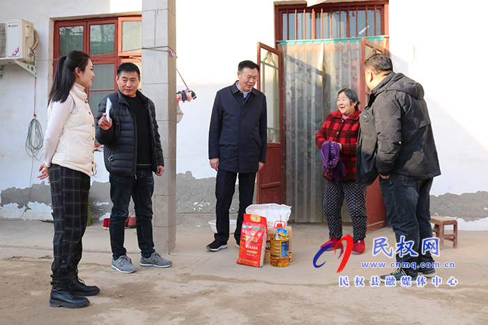 民權(quán)縣人社局開展送愛心幫扶慰問活動 民權(quán)縣人社局開展送愛心幫扶慰問活動