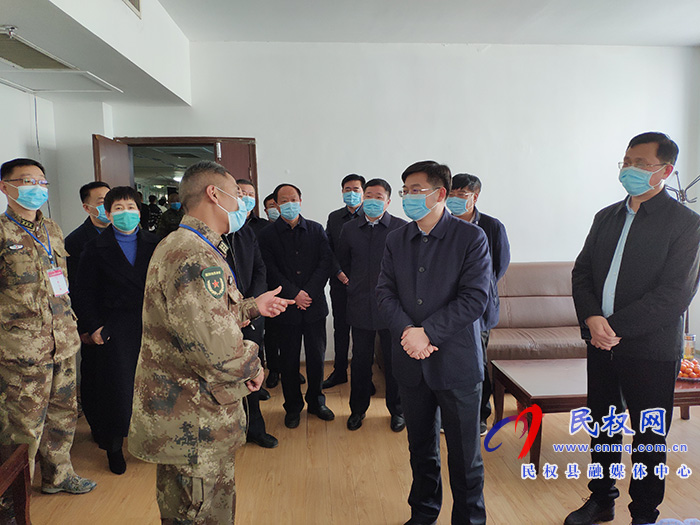 縣委副書記、縣長張團(tuán)結(jié)檢查征兵體檢工作