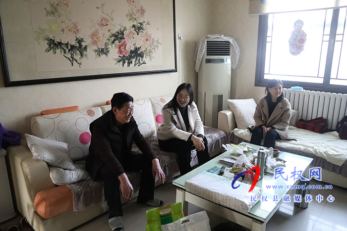 財(cái)政局春節(jié)前走訪慰問(wèn)離退休老干部
