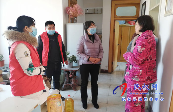 第三小學(xué)開展新年慰問困難師生活動(dòng) 第三小學(xué)開展新年慰問困難師生活動(dòng)