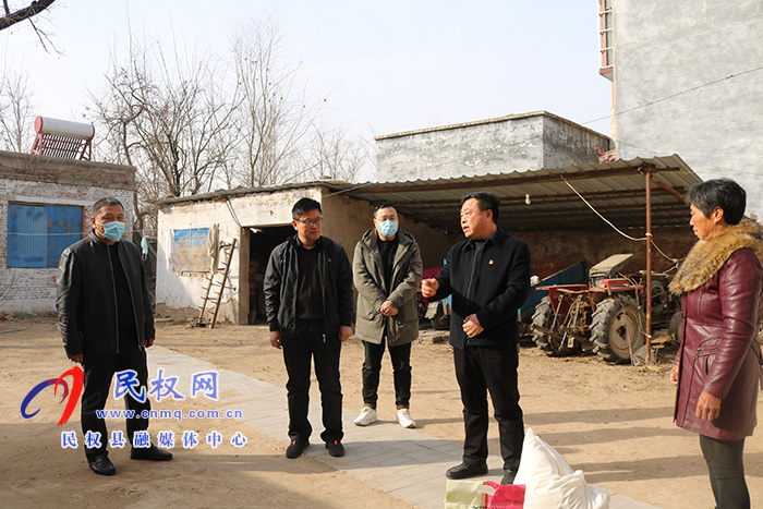 縣人社局走訪慰問“助人為樂道德模范”孟亞勇