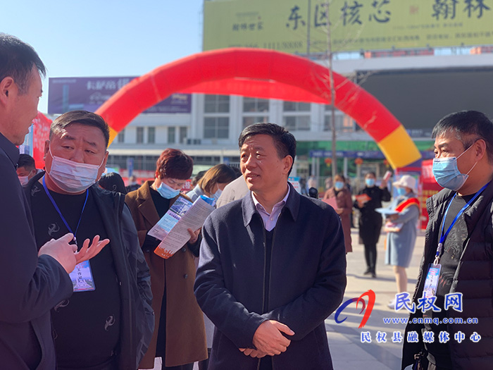 我縣舉行“春風(fēng)行動”暨“迎新春送溫暖、穩(wěn)崗留工”專項(xiàng)行動招聘會