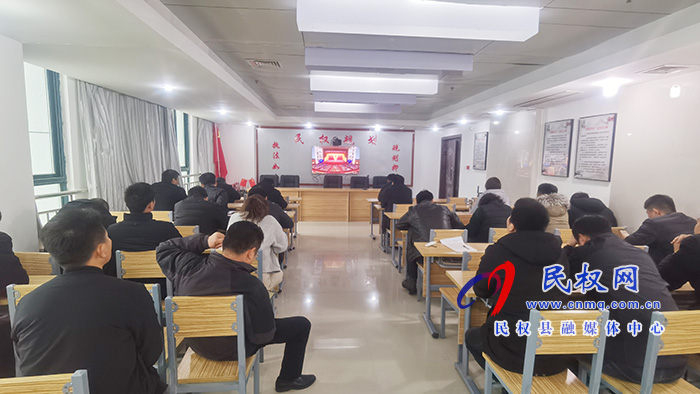 我縣各鄉(xiāng)鎮(zhèn)（街道辦）、縣直各單位組織收聽收看全國脫貧攻堅(jiān)總結(jié)表彰大會