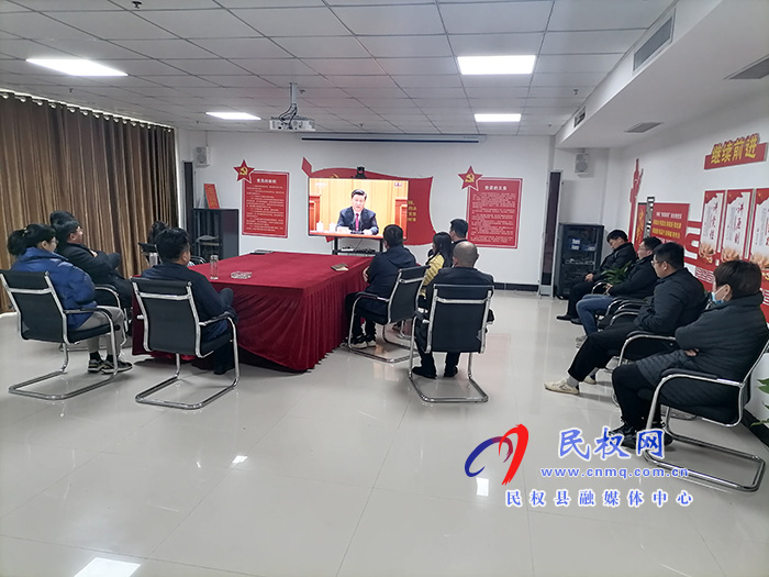 我縣各鄉(xiāng)鎮(zhèn)（街道辦）、縣直各單位組織收聽收看全國脫貧攻堅(jiān)總結(jié)表彰大會