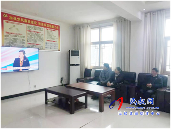 我縣各鄉(xiāng)鎮(zhèn)（街道辦）、縣直各單位組織收聽收看全國脫貧攻堅(jiān)總結(jié)表彰大會