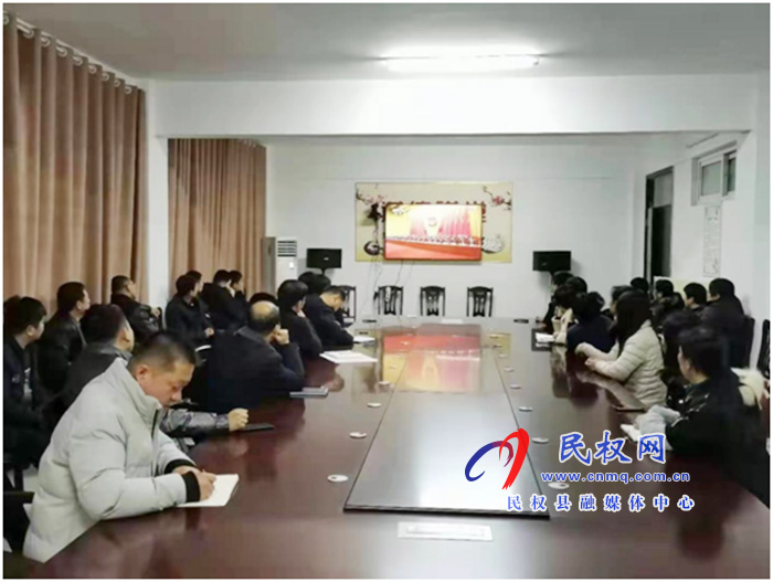 我縣各鄉(xiāng)鎮(zhèn)（街道辦）、縣直各單位組織收聽收看全國脫貧攻堅(jiān)總結(jié)表彰大會