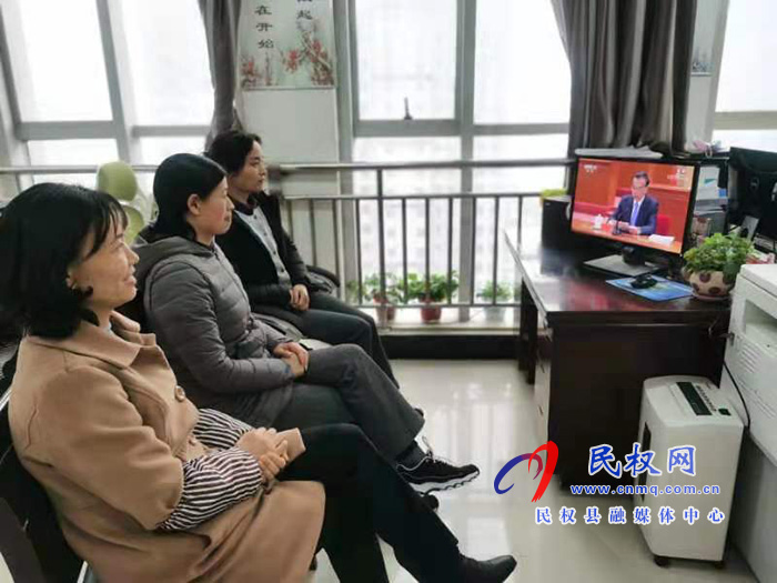 我縣各鄉(xiāng)鎮(zhèn)（街道辦）、縣直各單位組織收聽收看全國脫貧攻堅(jiān)總結(jié)表彰大會