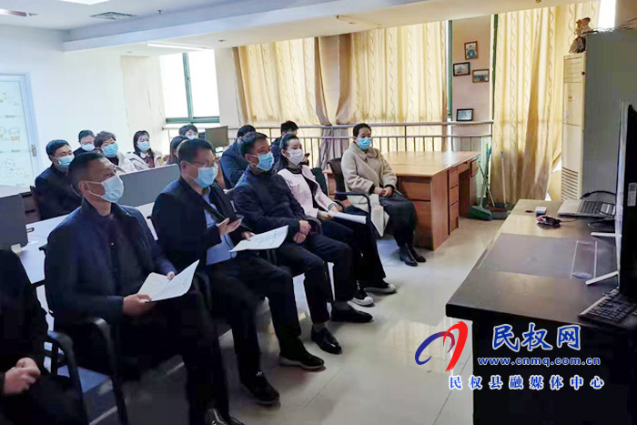 我縣各鄉(xiāng)鎮(zhèn)（街道辦）、縣直各單位組織收聽收看全國脫貧攻堅(jiān)總結(jié)表彰大會