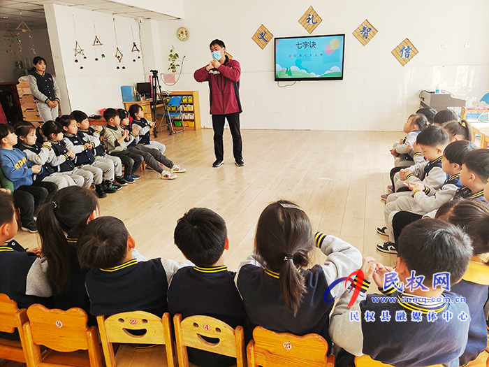 民東新區(qū)實(shí)驗(yàn)幼兒園:開展“預(yù)防春季傳染病”健康教育活動(dòng) 民東新區(qū)實(shí)驗(yàn)幼兒園:開展“預(yù)防春季傳染病”健康教育活動(dòng)