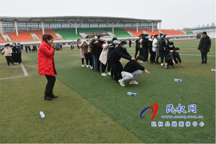 縣東方超市舉辦“三八”婦女節(jié)趣味運動會