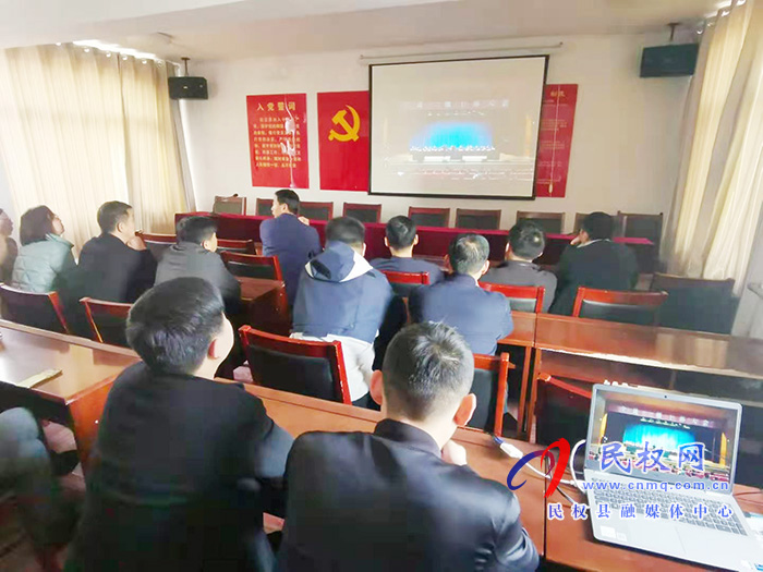 我縣各單位、鄉(xiāng)鎮(zhèn)（街道辦）組織收聽收看全縣三級(jí)干部大會(huì)直播實(shí)況