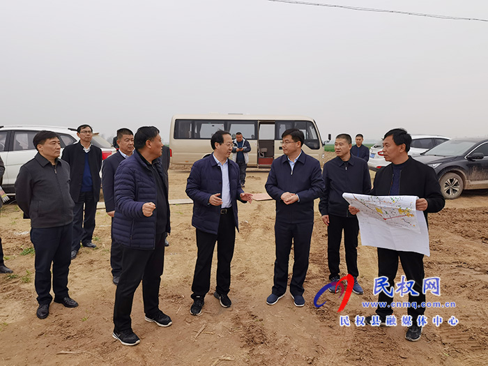 省農(nóng)業(yè)農(nóng)村廳黨組成員、副廳長謝長偉到民調(diào)研