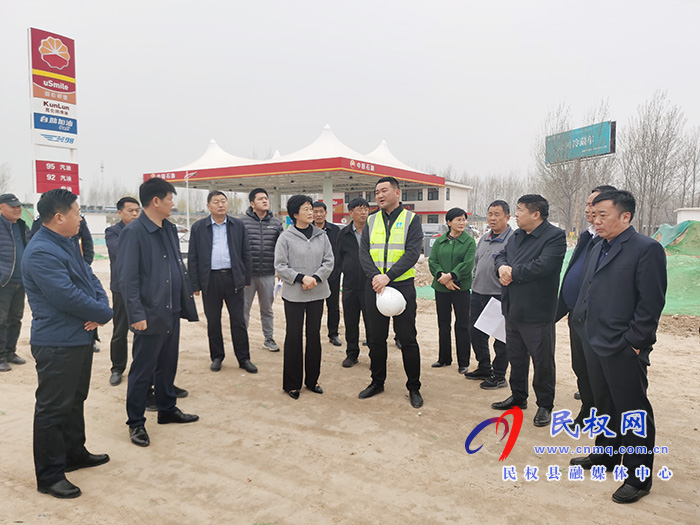 縣人大常委會主任周燕主持召開迎賓大道南段整治施工現(xiàn)場協(xié)調(diào)會