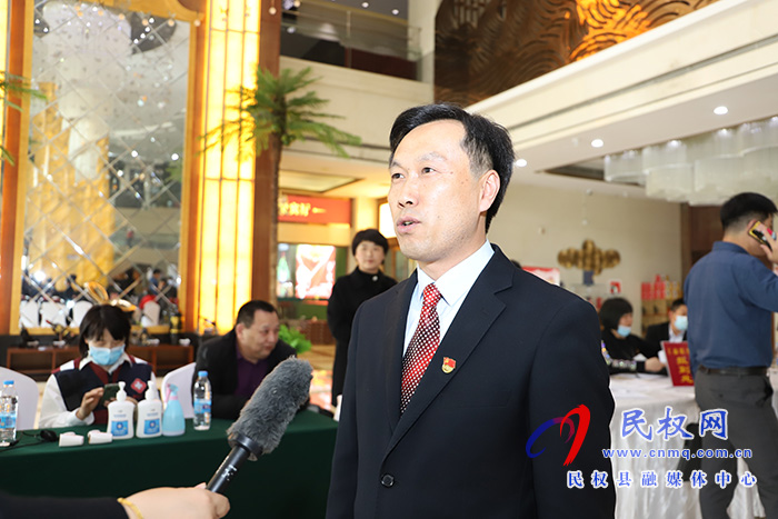兩會進(jìn)行時：縣政協(xié)委員陸續(xù)報到