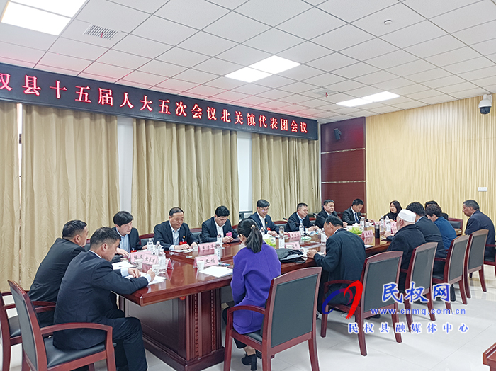縣委副書記、縣長張團(tuán)結(jié)參加北關(guān)鎮(zhèn)代表團(tuán)審議
