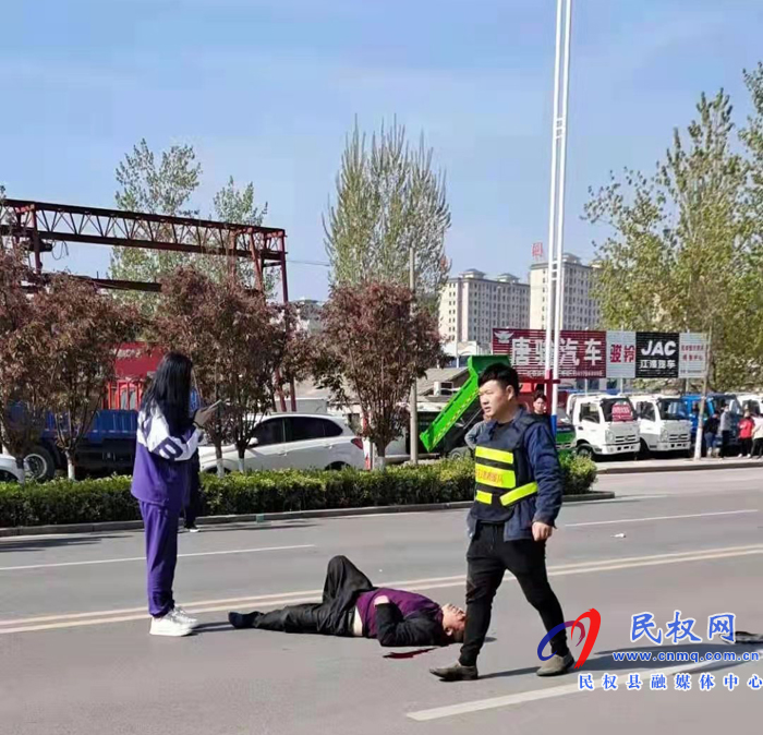 民權(quán)縣斑馬救援隊(duì)無(wú)私奉獻(xiàn)暖人心 民權(quán)縣斑馬救援隊(duì)無(wú)私奉獻(xiàn)暖人心