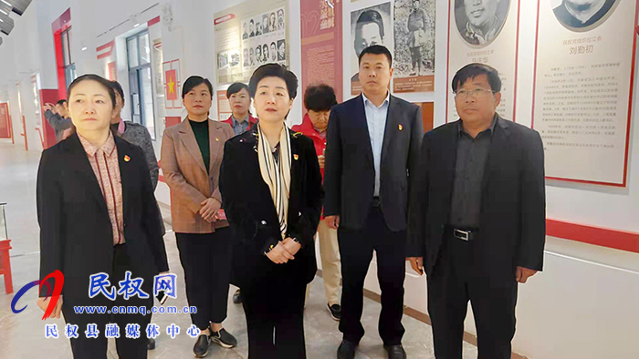 市婦聯(lián)黨組書記主席劉春霞到民調(diào)研“傳承紅色基因 爭當(dāng)為民先鋒”工作 市婦聯(lián)黨組書記主席劉春霞到民調(diào)研“傳承紅色基因 爭當(dāng)為民先鋒”工作