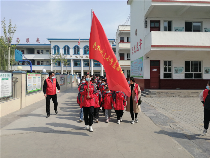 民權是我家 美麗靠大家 民權是我家 美麗靠大家
