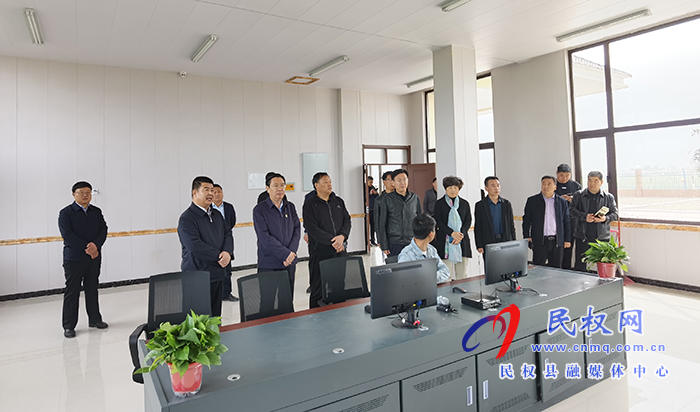 市人大常委會副主任、縣委書記姬脈常察看春季農(nóng)業(yè)生產(chǎn)及高標準糧田建設(shè)工作