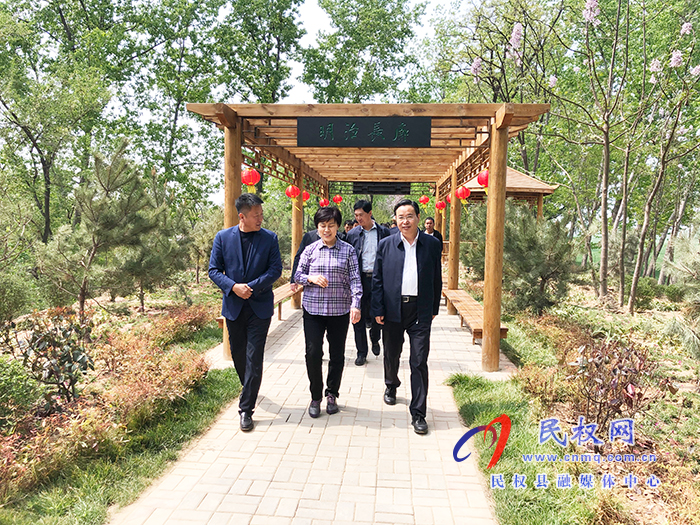 2021年一季度全市農(nóng)村人居環(huán)境整治提升暨農(nóng)業(yè)產(chǎn)業(yè)發(fā)展現(xiàn)場觀摩會(huì)在我縣召開 2021年一季度全市農(nóng)村人居環(huán)境整治提升暨農(nóng)業(yè)產(chǎn)業(yè)發(fā)展現(xiàn)場觀摩會(huì)在我縣召開