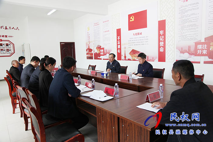 市委常委、常務(wù)副市長吳祖明到龍?zhí)伶?zhèn)邢莊村開展“三五”基層工作日活動(dòng)
