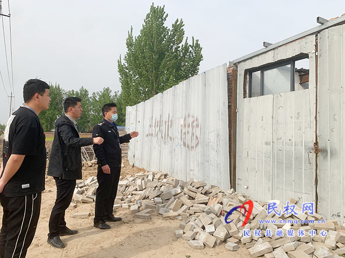 民權(quán)12345:違建危房拒不拆除?群眾來(lái)電求助 民權(quán)12345:違建危房拒不拆除?群眾來(lái)電求助