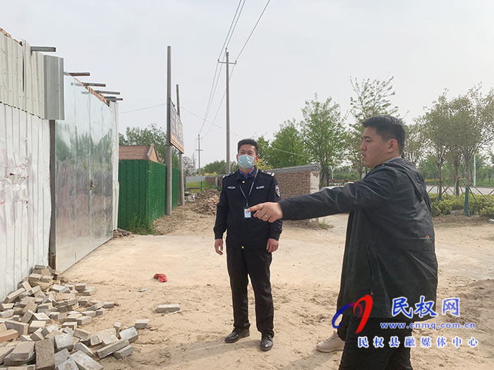 民權(quán)12345:違建危房拒不拆除?群眾來(lái)電求助 民權(quán)12345:違建危房拒不拆除?群眾來(lái)電求助