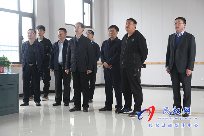 省農(nóng)業(yè)農(nóng)村廳黨組成員、副廳長謝長偉到我縣調(diào)研高標(biāo)準(zhǔn)農(nóng)田建設(shè)情況